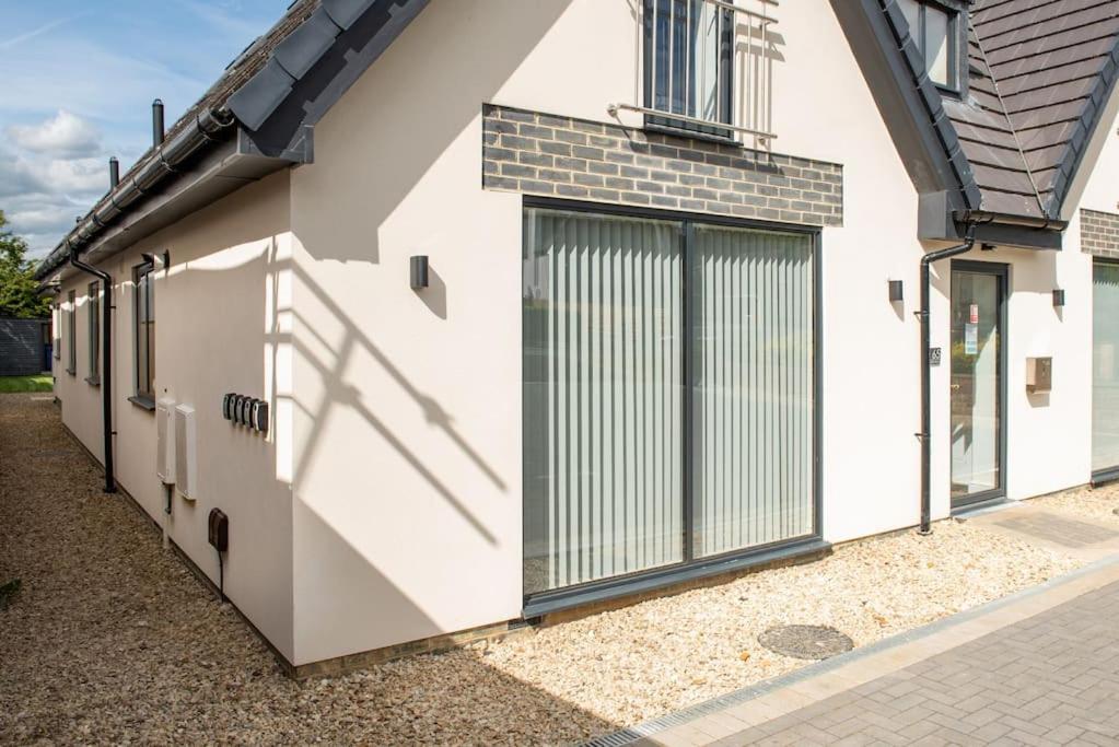 Rosey Lodge -1Bedroom Cousy Flat - Parking, Netflix, Wifi - Close To Blenheim Palace & Oxford - F5 Kidlington Ngoại thất bức ảnh