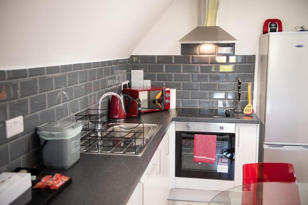 Rosey Lodge -1Bedroom Cousy Flat - Parking, Netflix, Wifi - Close To Blenheim Palace & Oxford - F5 Kidlington Ngoại thất bức ảnh