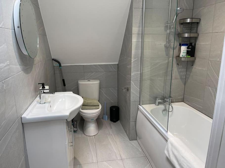 Rosey Lodge -1Bedroom Cousy Flat - Parking, Netflix, Wifi - Close To Blenheim Palace & Oxford - F5 Kidlington Ngoại thất bức ảnh