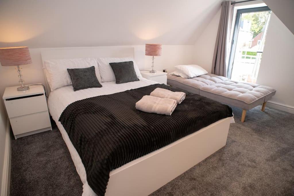 Rosey Lodge -1Bedroom Cousy Flat - Parking, Netflix, Wifi - Close To Blenheim Palace & Oxford - F5 Kidlington Ngoại thất bức ảnh